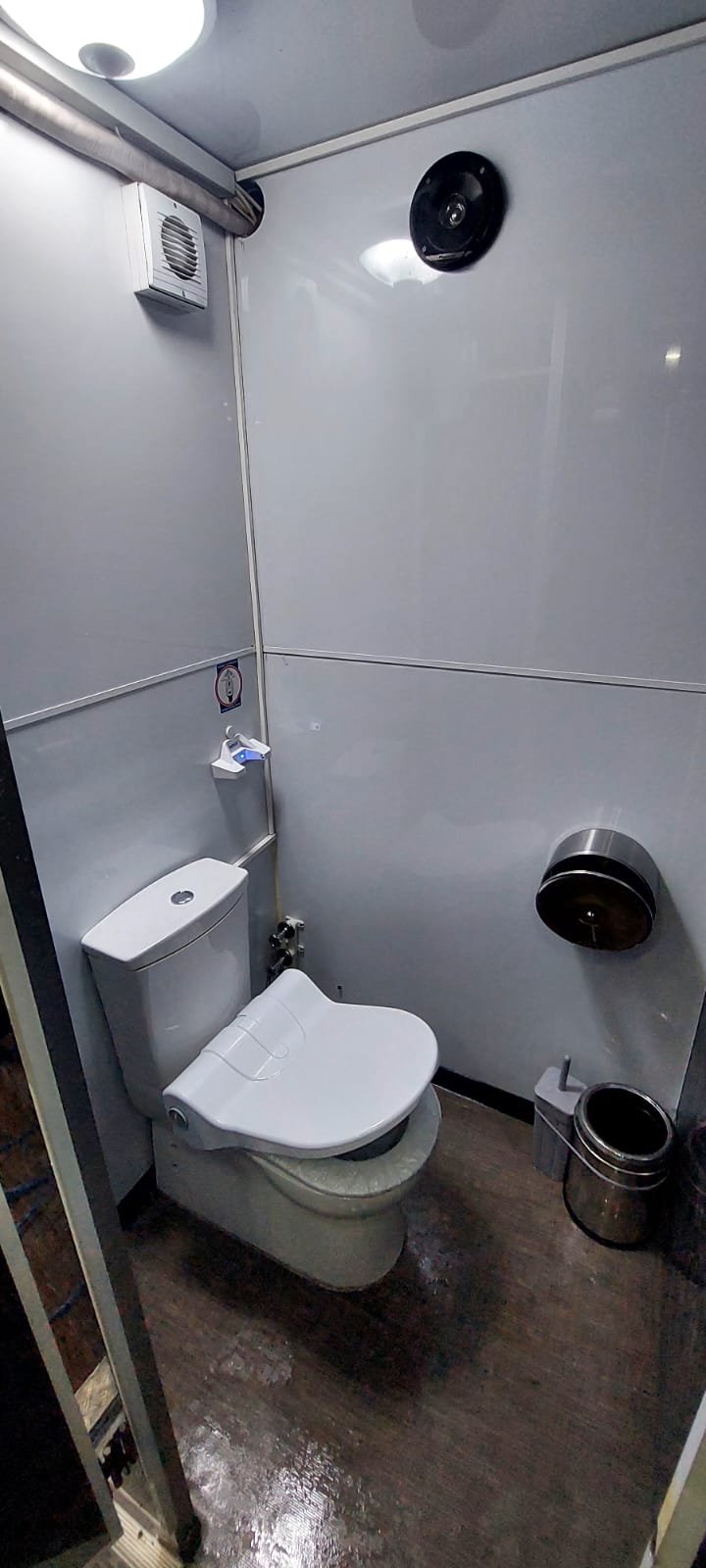 Lüks Karavan Tuvalet İç Mekan